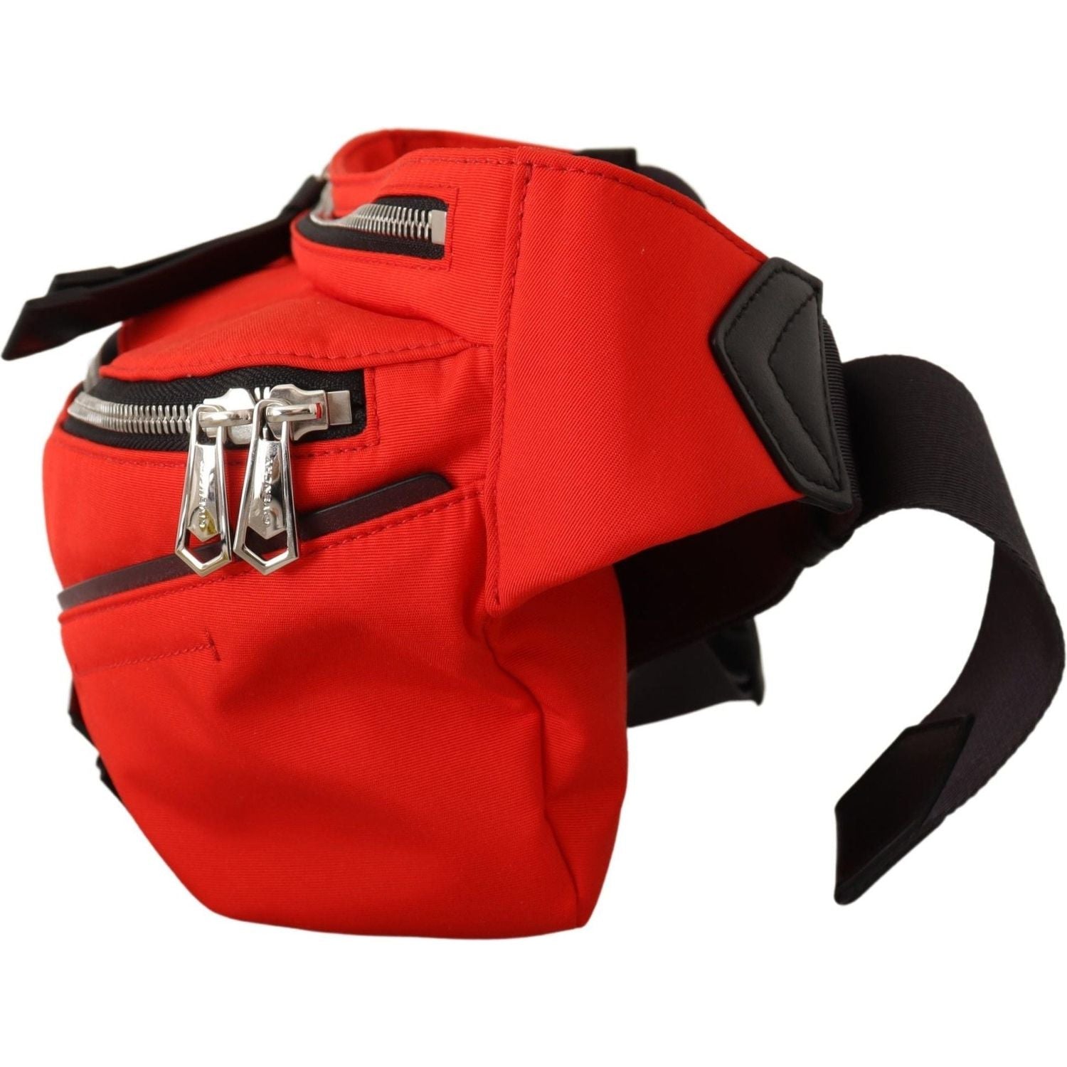 Front view with bag zipped and handles upright.