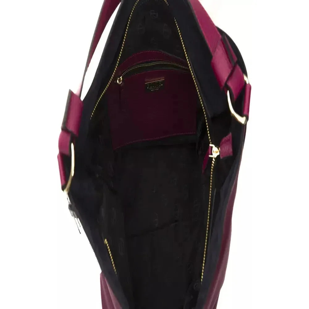 Front view with bag zipped and handles upright.