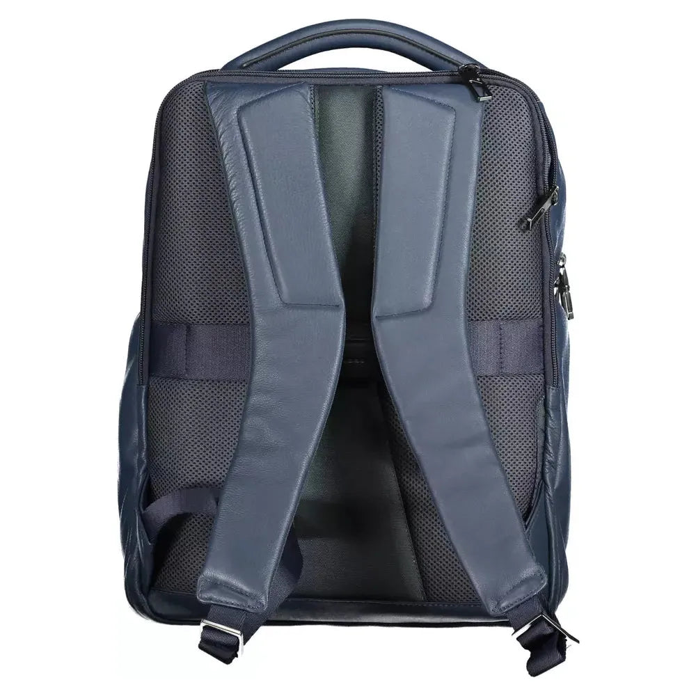 Front view with bag zipped and handles upright.