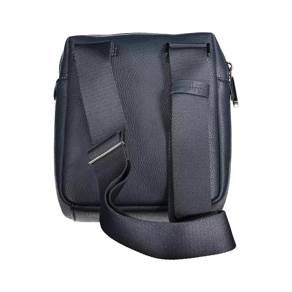 Front view with bag zipped and handles upright.