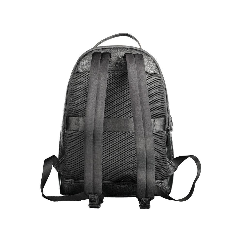 Front view with bag zipped and handles upright.